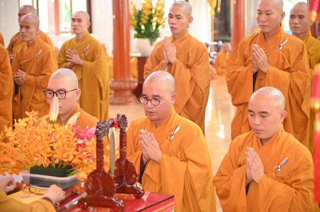 Holding Pravaranà Ceremony of the Director Board (DB) of Hoc Mon district's Vietnam Buddhist Sangha (VBS)